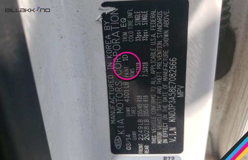 Etikett med fargekode 1D på en Kia Soul Etikett med fargekode 1D på en Kia Soul